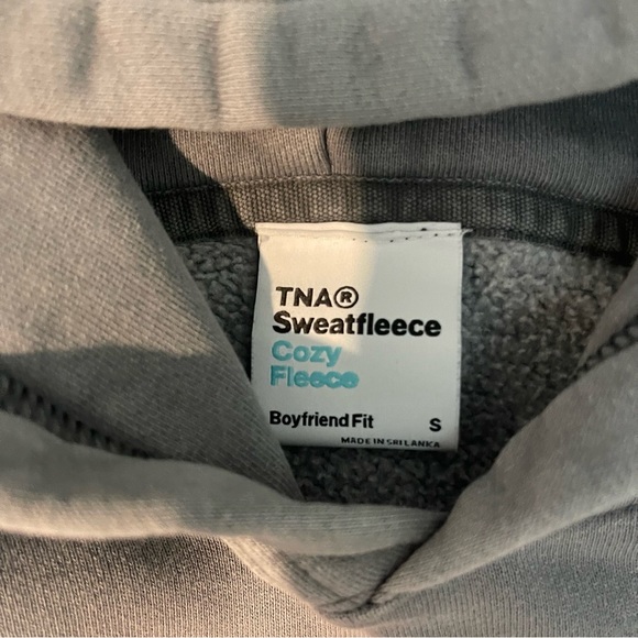 Aritzia Boyfriend Sweatshirt - Picture 3 of 8